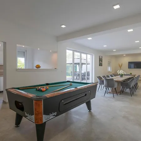 6 Bedroom Awesome In Imotski