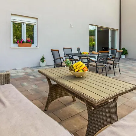 Holiday home 6 Bedroom Awesome In Imotski