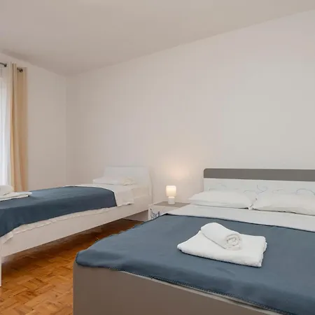 6 Bedroom Awesome In Holiday home Imotski
