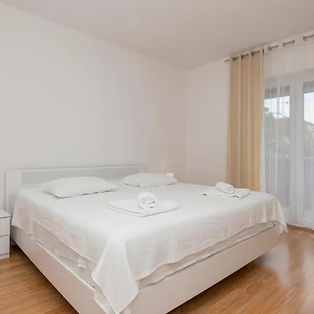 6 Bedroom Awesome In Imotski