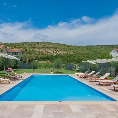 6 Bedroom Awesome In * Imotski