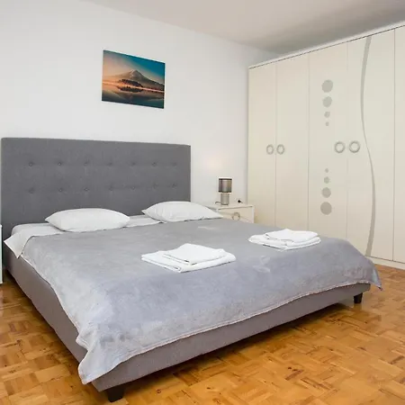 Awesome In Vikendica *