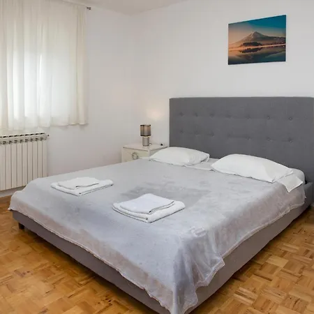 Vikendica Awesome In