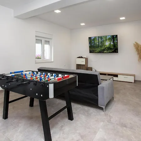 Awesome In Vikendica *