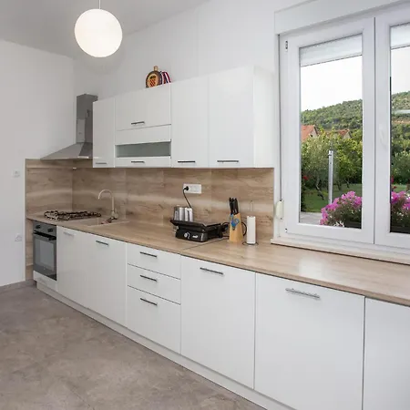 Awesome In Vikendica *