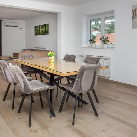 Awesome In Vikendica *