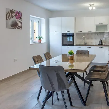 Awesome In Vikendica