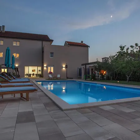 Awesome In Vikendica Imotski